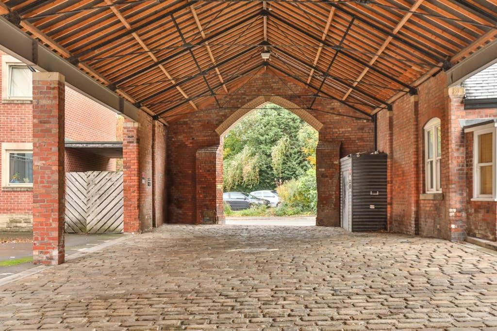 Victorian Tramsheds, Modern Apartment + Parking Sheffield Eksteriør bilde