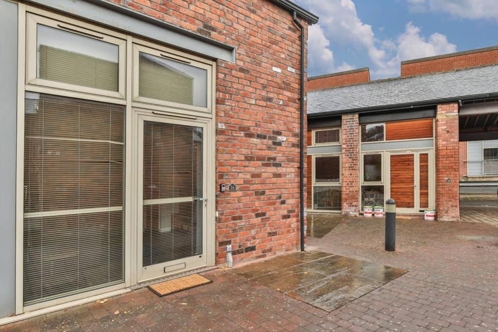 Victorian Tramsheds, Modern Apartment + Parking Sheffield Eksteriør bilde